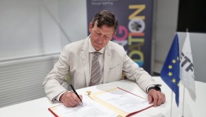 Xavier signature Darya