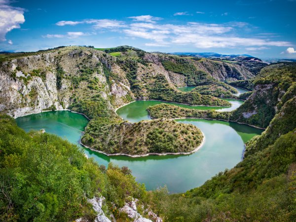Adapting to Changing Skills: Skills requirements, Reskilling and Upskilling in Serbia - Findings and Policy Implications