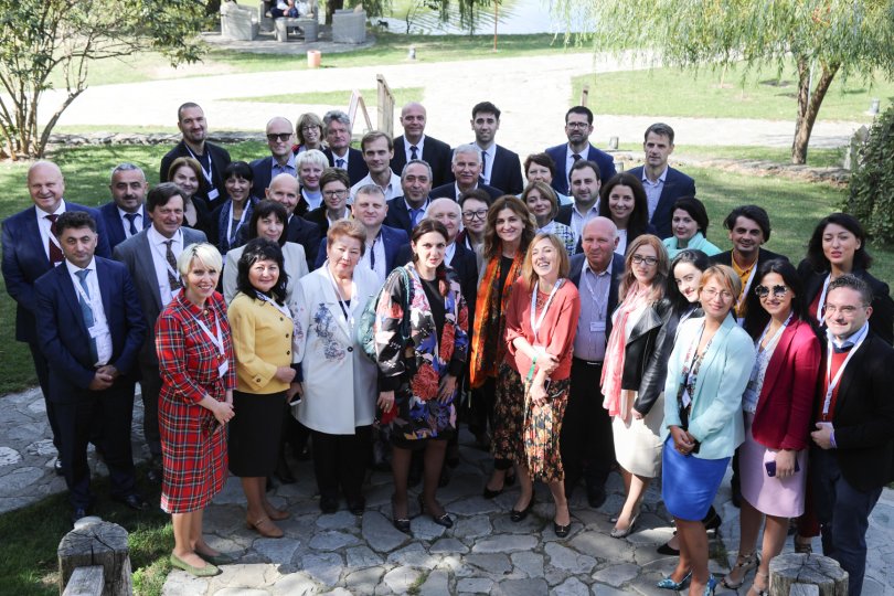 Group picture Lopota Georgia WBL.jpg Thumbnail